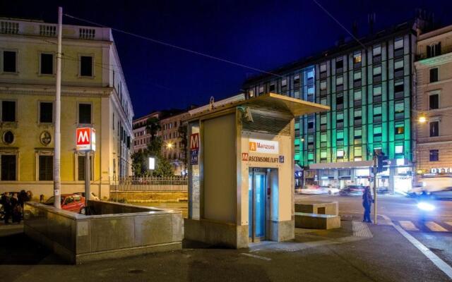 In Roma Vale & Hillary Colosseo