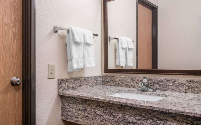 AmericInn by Wyndham Worthington