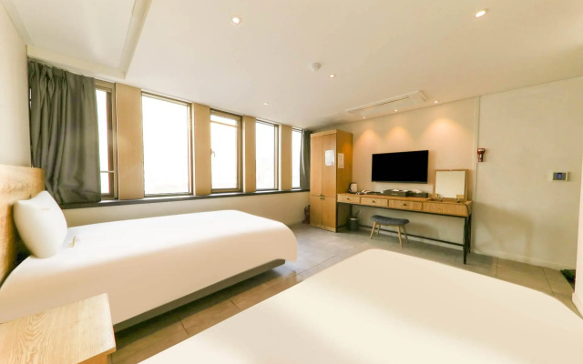 A-One Hotel