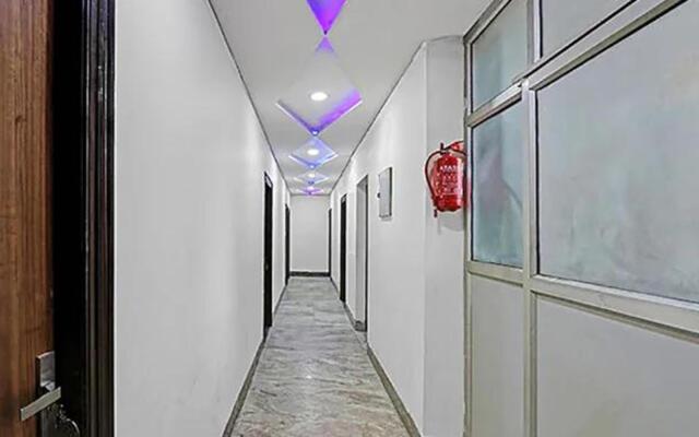 OYO 82149 Hotel Karma Palace