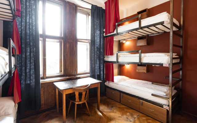 Sir Toby's Hostel
