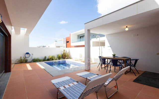 Villa Terracota by Acasadascasas