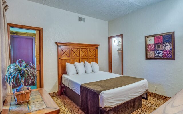 'ledge Lodge' Burkesville Getaway: Pool & Views!