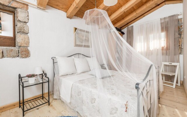 Beautiful Home in Lukovo Sugarje With 3 Bedrooms and Wifi