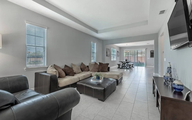 Home Near Disney Area-sleeps 14 Guest