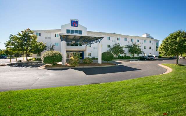 Motel 6 Brooklyn Center, MN - Minneapolis