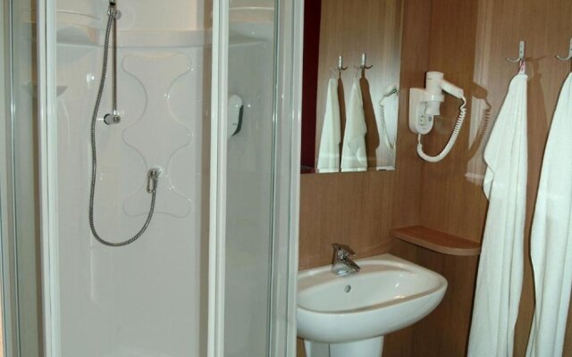 FairSleep AVIA Motel