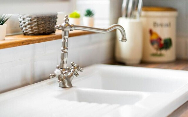 The Gate Lodge - Modern and Period Combined