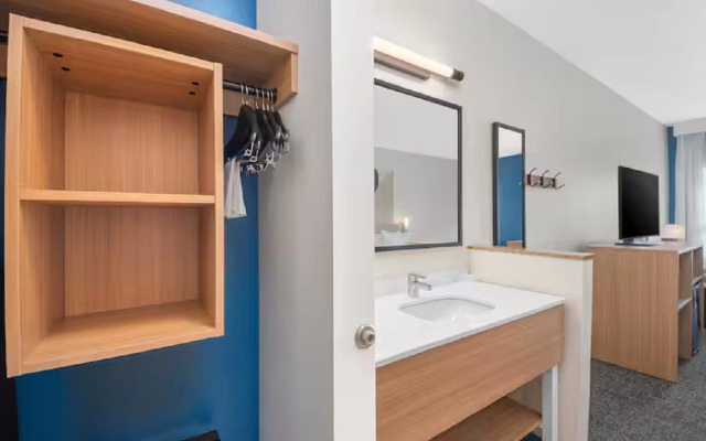 Spark by Hilton Minot