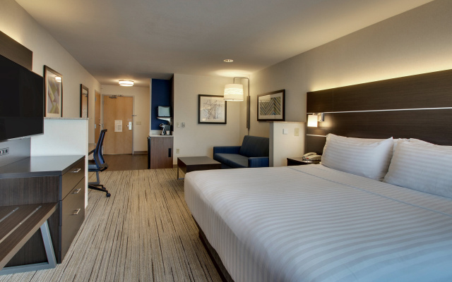 Holiday Inn Express & Suites Morris by IHG