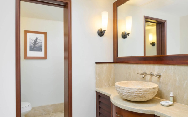 Royal Lahaina Resort & Bungalows