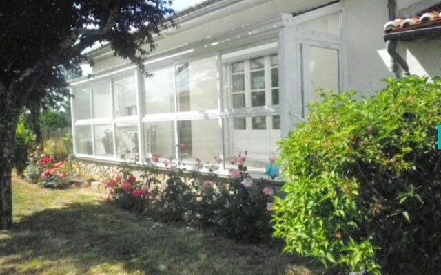 House With 3 Bedrooms in Montbron, With Furnished Garden