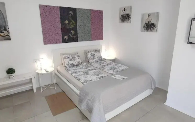 Fantastico 4 - With Large Private Terrace, Free Parking, air Conditioning, BBQ