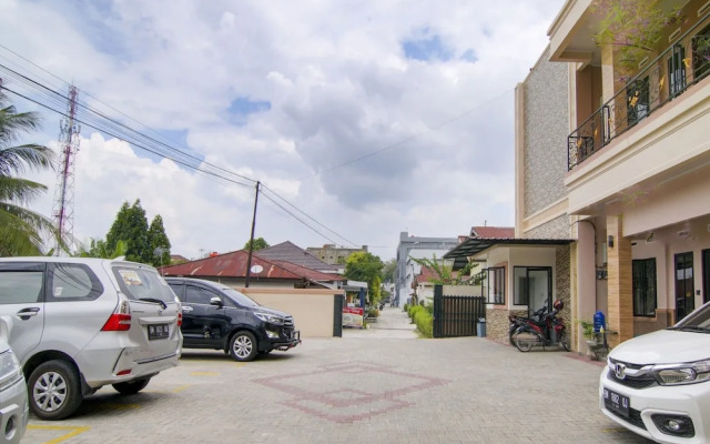 The Shine Residence by OYO Rooms