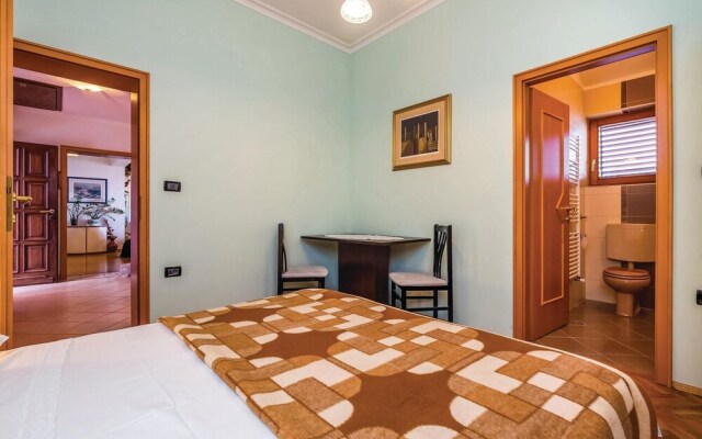 Amazing Home in Icici With Wifi and 2 Bedrooms