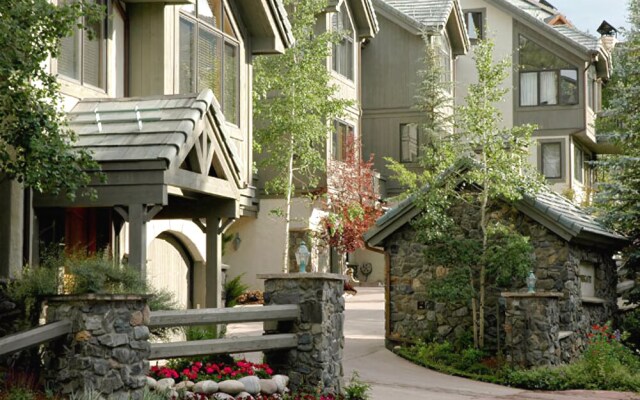 Stonegate Townhomes by East West Hospitality