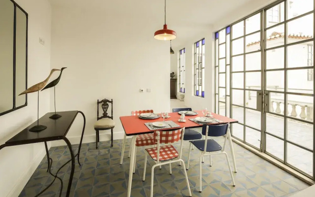 Castelo Apartments by linc