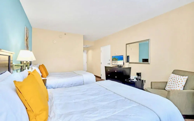 Apt Close to Universal Studios With Hot Tub, Pool!