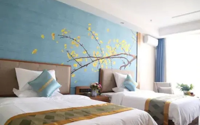 Sweetome Hotel (Yining Development Zone Railway Station)