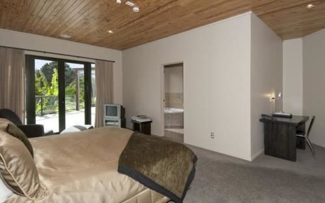Ridge Country Retreat – Guest Rooms – Tauranga