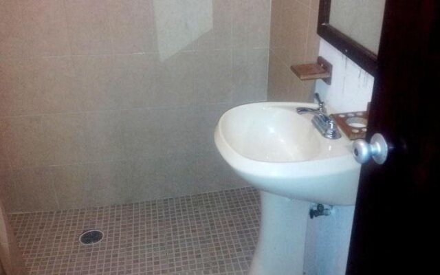 Uke Inn Hotel & Suites Teran