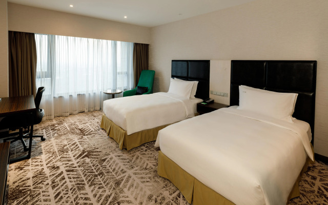 Отель Crowne Plaza Shanghai Jinshan 