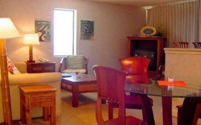 Diamond Head Beach Hotel 805