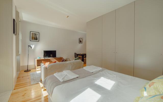 Legacy Oporto Design Apartment D by Vacationy