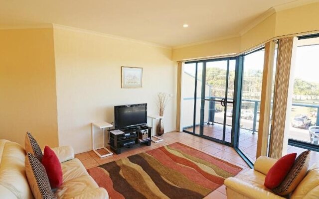 Ocean Breakers Holiday Apartments