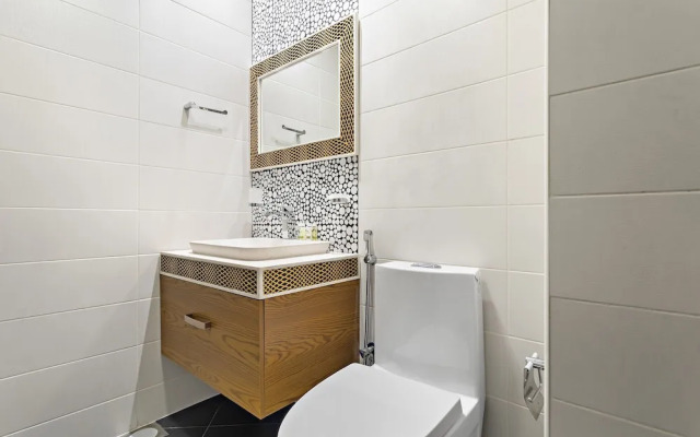 WelHome - Opulent Retreat With Panoramic Cityscape Views