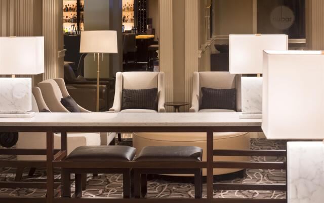 Sheraton Commander Hotel