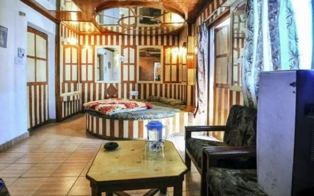 Hotel Gulmarg Regency