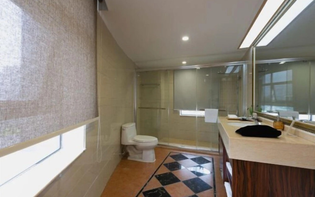 Guangzhou Xinheyuan Hotel