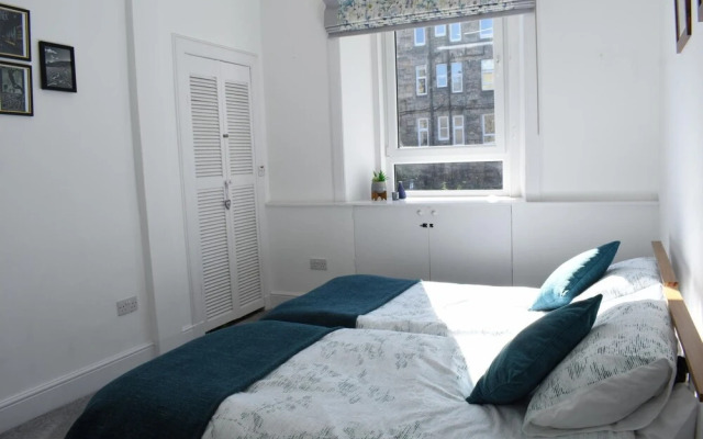 NEW Superb 2BD Flat in Holyrood Edinburgh