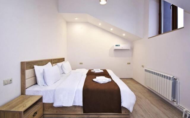 Patriott Hotel