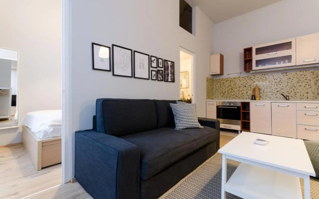 I30 Studio Apartment In Central Location.