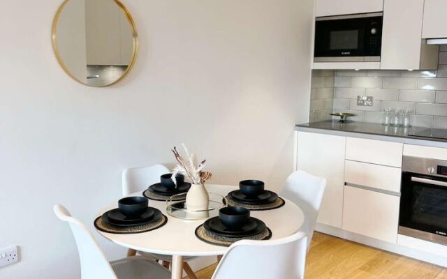 Apartment-newham-sleeps2-balcony-89ws