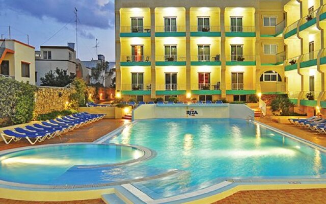 Club Riza, Qawra, Malta