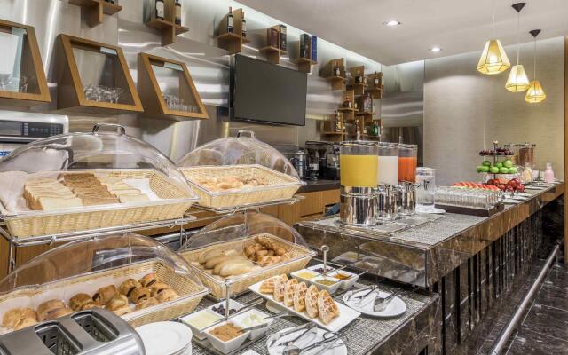 Courtyard by Marriott Bogota Airport
