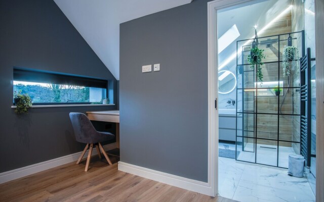 Ty Cyfoes - Luxurious 4 Bedroom - St. Florence
