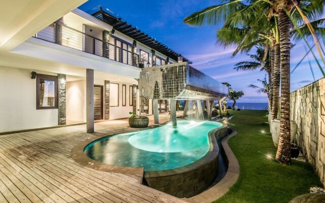 Absolute Cliff Front Pandawa Beach Villa