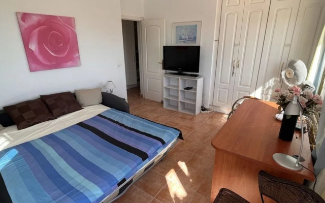 Villa Miraflores Comfortable Holiday Residence