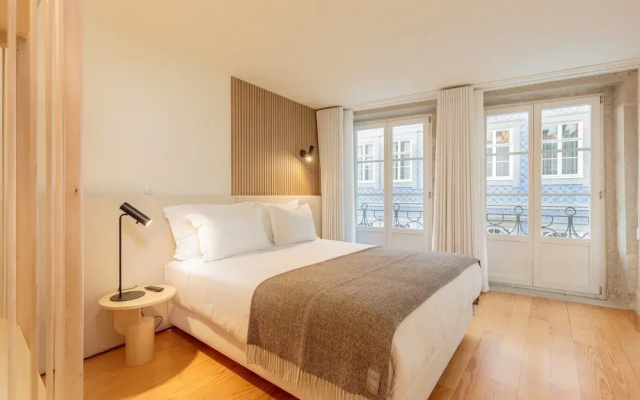 Apartment in Porto With Balcony