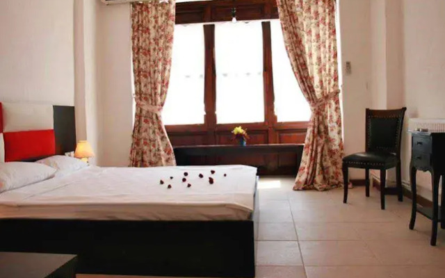 Nish Alacati Hotel