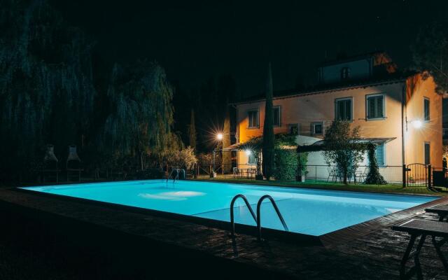 A Peaceful Farmhouse in Cortona with Swimming Pool