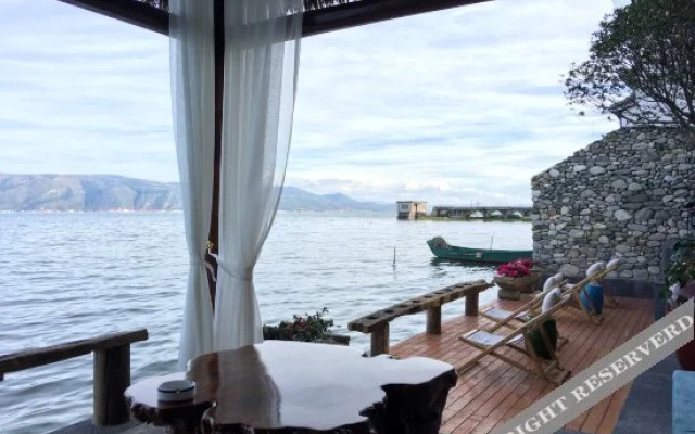 Qilu Sea-view Courtyard Hotel