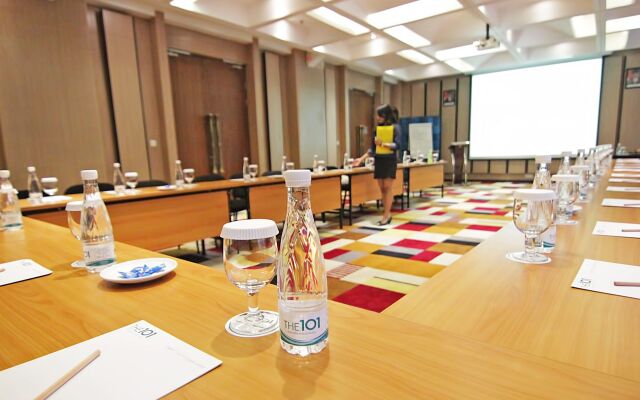 The 1O1 Bandung Dago