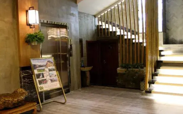 Huangshan Qingtan Peak No. 6 Theme Bed and Breakfast
