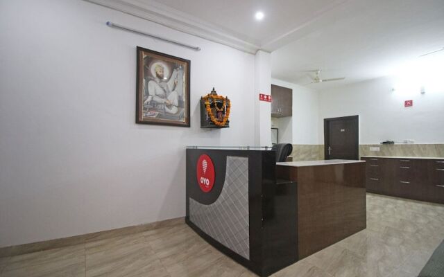 OYO 7526 Rising Star Sec 45