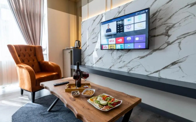 Arena Luxury Hotel Suites
